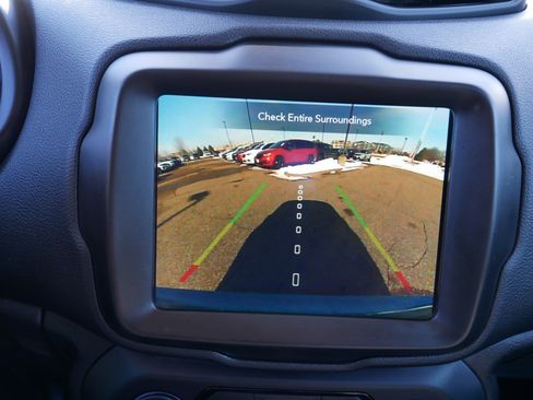 Used 2022 Jeep Renegade Trailhawk w/ Trailer Tow Group image 27