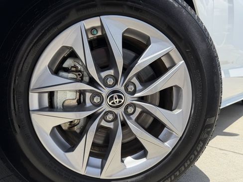 Used 2022 Toyota Sienna LE FWD image 9