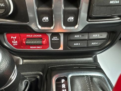 Used 2024 Jeep Wrangler Sport AWD/4WD image 26