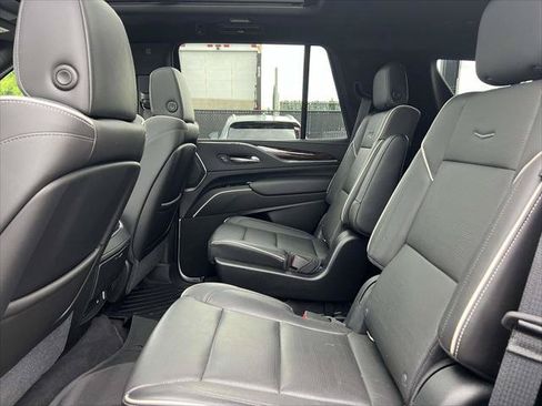 Used 2021 Cadillac Escalade Premium Luxury AWD/4WD image 15