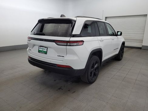 Used 2023 Jeep Grand Cherokee Limited w/ Black Appearance Package image 9