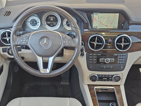 Used 2015 Mercedes-Benz GLK 350 2WD image 21