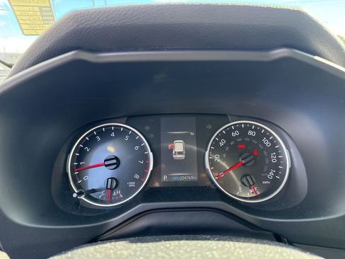 Used 2021 Toyota RAV4 LE image 33