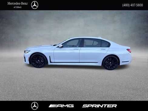 Used 2022 BMW 740i w/ M Sport Package RWD image 3