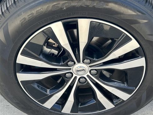 Used 2024 Volvo XC60 B5 Core image 9