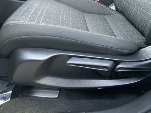 Certified 2024 Honda HR-V LX image 14