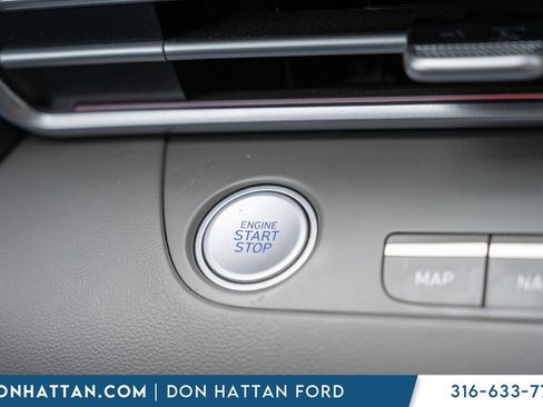 Used 2024 Hyundai Elantra SEL w/ Convenience Package FWD image 11