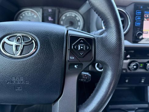 Used 2016 Toyota Tacoma TRD Sport w/ Towing Package image 20