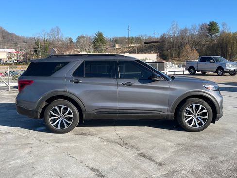 Certified 2022 Ford Explorer ST-Line w/ Class IV Trailer Tow Package image 2