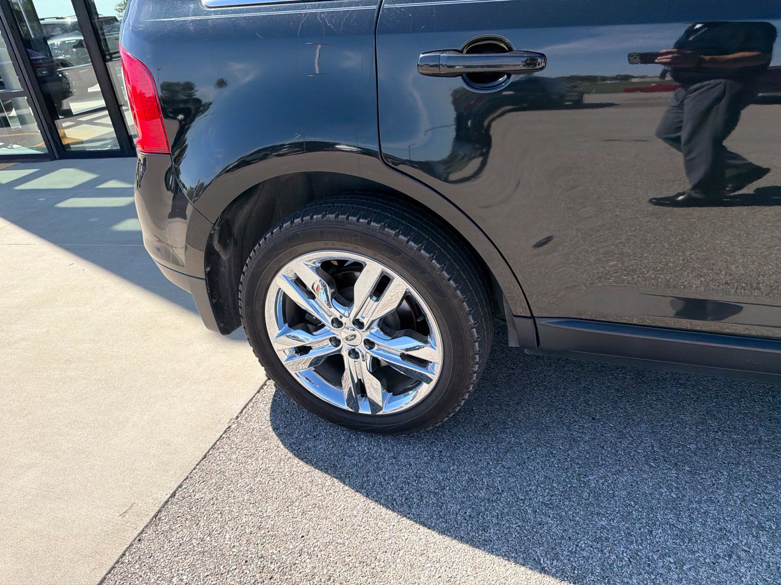 Used 2014 Ford Edge Limited w/ Equipment Group 302A FWD image 4