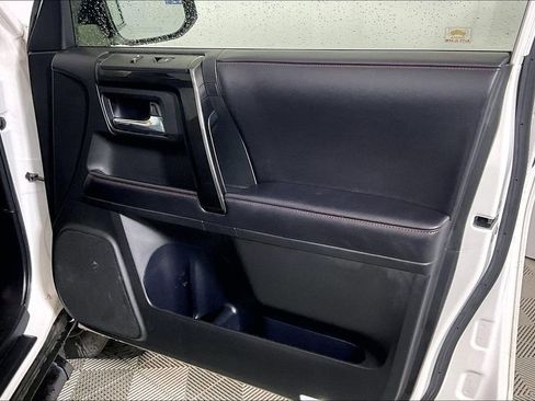 Used 2018 Toyota 4Runner TRD Off-Road Premium image 19