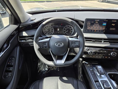 Certified 2023 INFINITI QX60 Pure image 11