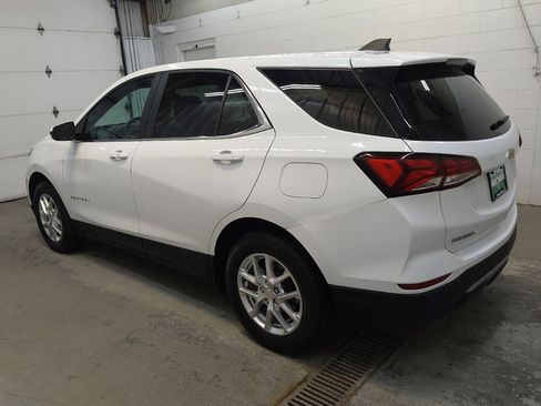 Used 2023 Chevrolet Equinox LT w/ Driver Convenience Package AWD/4WD image 3