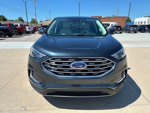 Used 2024 Ford Edge Titanium w/ Class II Trailer Tow Package image 2