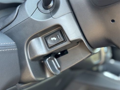 New 2024 RAM 2500 Limited image 17