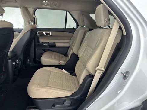 Used 2020 Ford Explorer XLT w/ Comfort Package AWD/4WD image 30