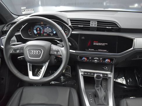 Used 2025 Audi Q3 2.0T Premium AWD/4WD image 12