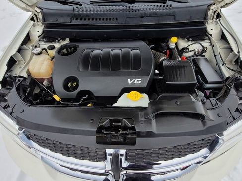 Used 2018 Dodge Journey SXT image 17