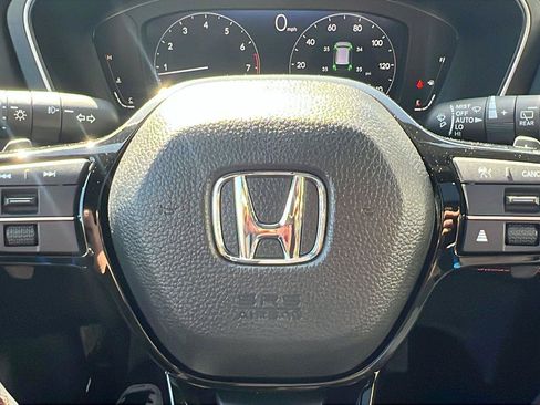 Certified 2025 Honda Pilot Black Edition image 33