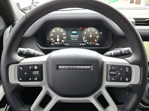 Used 2024 Land Rover Defender 110 S image 14