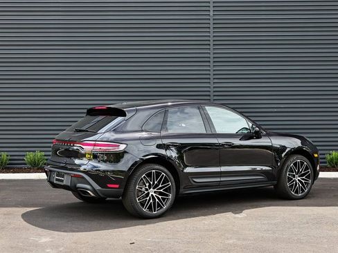 New 2026 Porsche Macan image 7