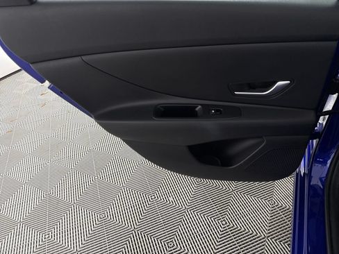 Certified 2023 Hyundai Elantra Blue FWD image 14