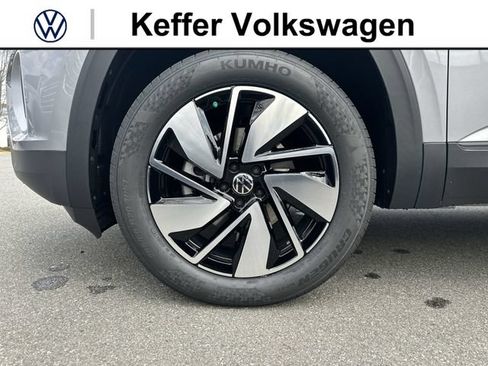 New 2026 Volkswagen Atlas SE FWD image 11
