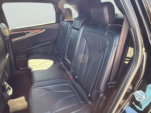 Used 2017 Lincoln MKX Reserve AWD/4WD image 24