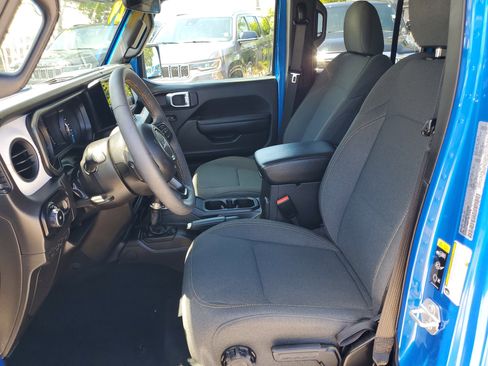 Used 2024 Jeep Wrangler Sport S image 9