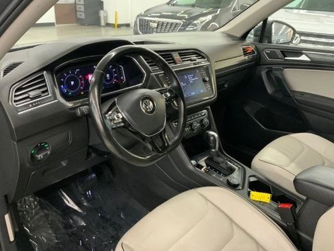 Used 2019 Volkswagen Tiguan SEL Premium AWD/4WD image 28