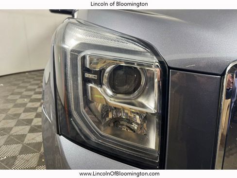 Used 2018 GMC Yukon SLT AWD/4WD image 13