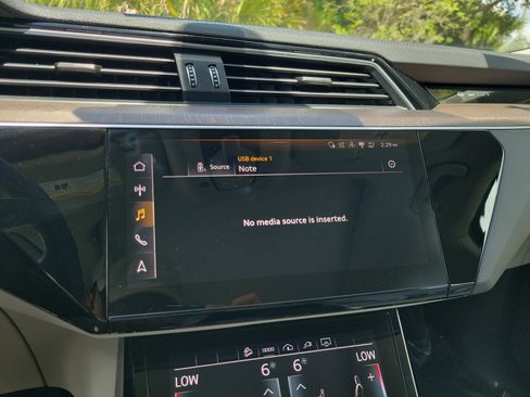 Certified 2024 Audi Q8 e-tron Premium Plus w/ Premium Plus Package AWD/4WD image 26