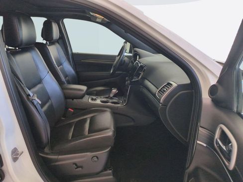 Used 2020 Jeep Grand Cherokee Limited AWD/4WD image 28
