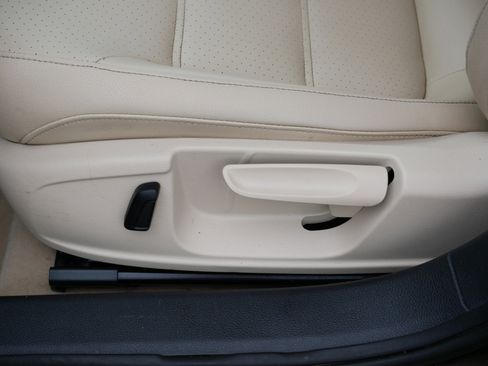 Used 2013 Volkswagen Jetta SE image 19