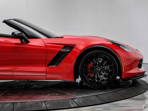 Used 2015 Chevrolet Corvette Z06 w/ 3LZ Preferred Equipment Group image 26
