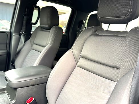 Used 2023 Nissan Frontier SV w/ Midnight Edition Package image 14