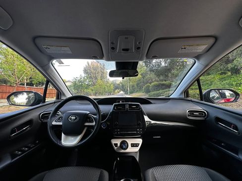 Used 2017 Toyota Prius Prime Plus w/ Carpet Mat Package FWD image 33