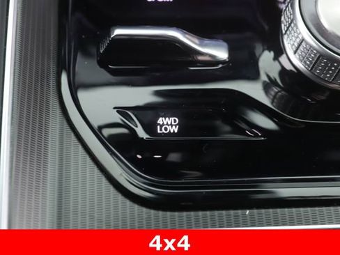 Used 2025 Jeep Grand Wagoneer L Series III w/ Rear Seat Video Group 1 image 27