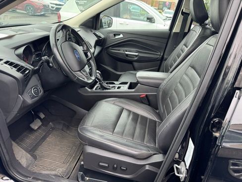 Used 2018 Ford Escape Titanium image 16