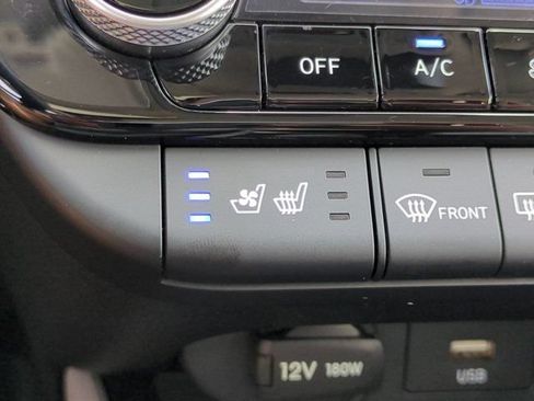 Used 2025 Hyundai Elantra Limited FWD image 23