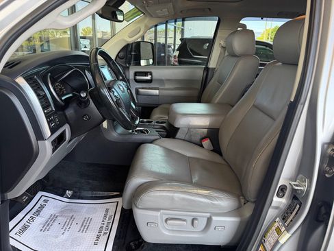 Used 2018 Toyota Sequoia Limited w/ Safety & Convenience Package AWD/4WD image 5