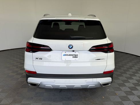 Used 2024 BMW X5 xDrive50e w/ Parking Assistance Package image 10