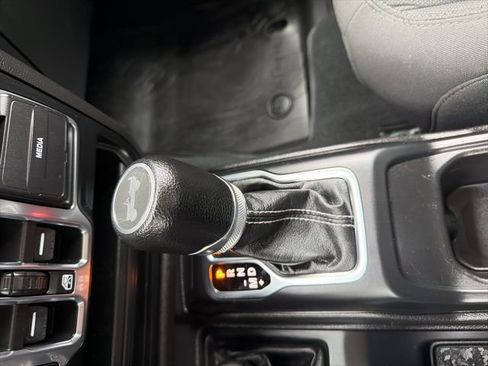 Used 2022 Jeep Wrangler Unlimited Sahara image 17