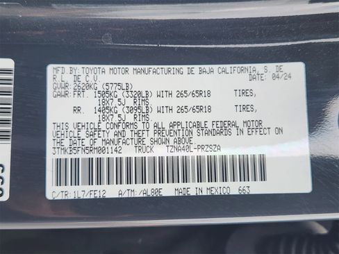 Used 2024 Toyota Tacoma TRD Sport image 29