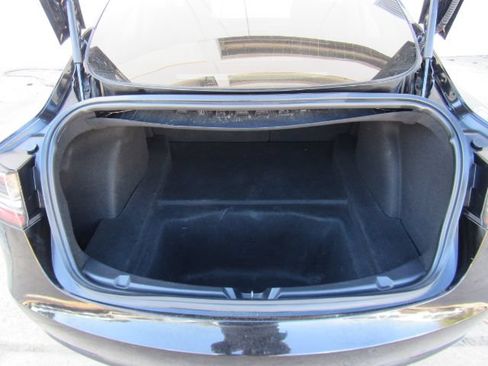 Used 2018 Tesla Model 3 Long Range RWD image 26
