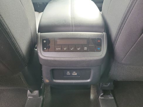 Used 2025 Nissan Pathfinder SV image 17