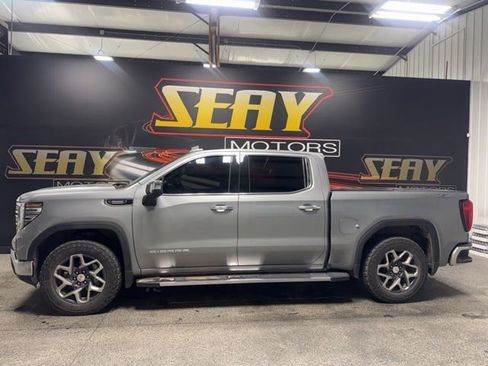 Used 2023 GMC Sierra 1500 SLT w/ SLT Premium Plus Package AWD/4WD image 2