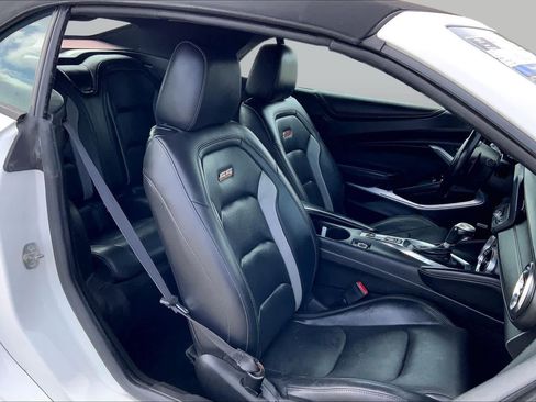 Used 2019 Chevrolet Camaro SS RWD image 8