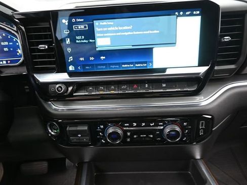 Used 2024 Chevrolet Silverado 1500 High Country w/ High Country Premium Package AWD/4WD image 10