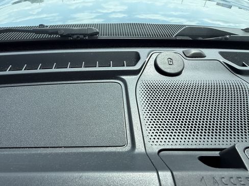 Used 2022 Ford Bronco Outer Banks AWD/4WD image 13